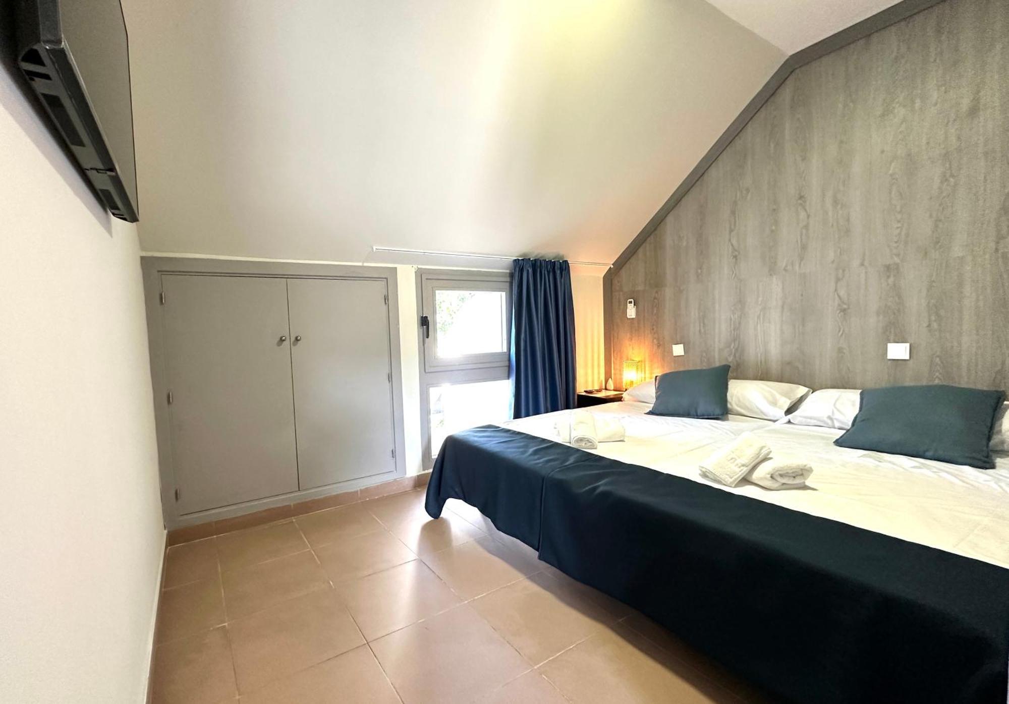 Hostal Myd Pantano Pelayos de la Presa Εξωτερικό φωτογραφία