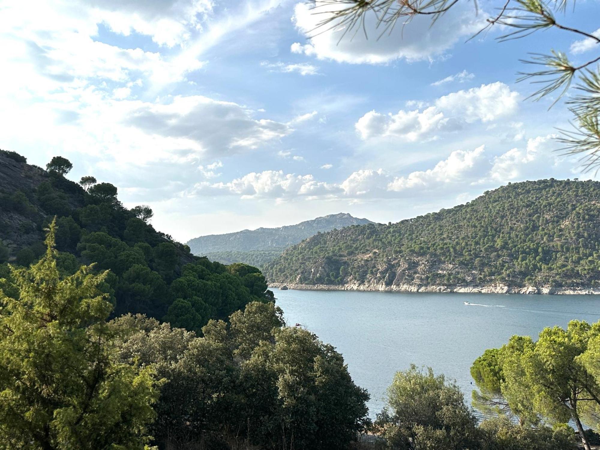 Hostal Myd Pantano Pelayos de la Presa Εξωτερικό φωτογραφία