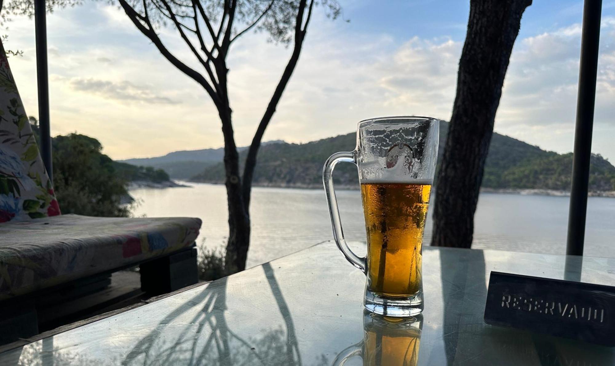 Hostal Myd Pantano Pelayos de la Presa Εξωτερικό φωτογραφία